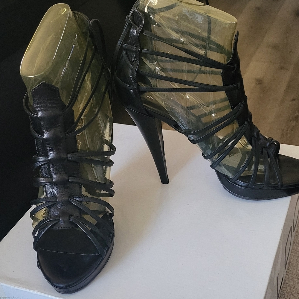 Ladies Aldo black heels